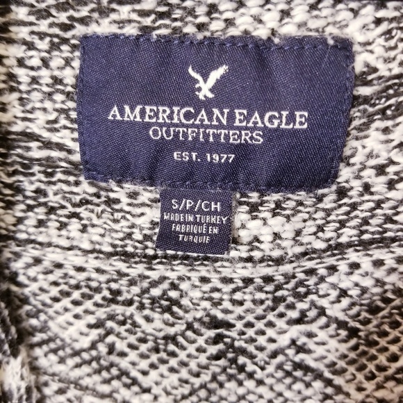 American Eagle | Textured Aztec Zip-Up Hoodie - Picture 4 of 7